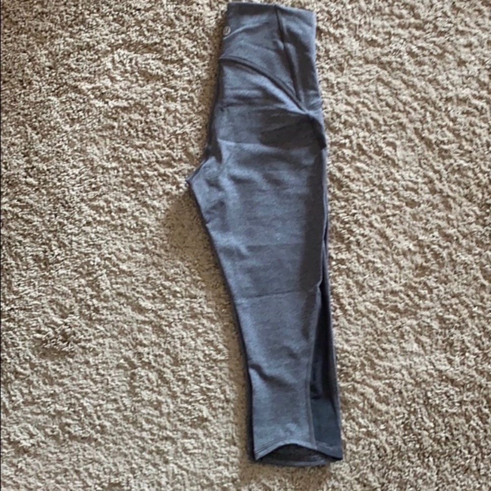 Lululemon Like New Capri Leggings